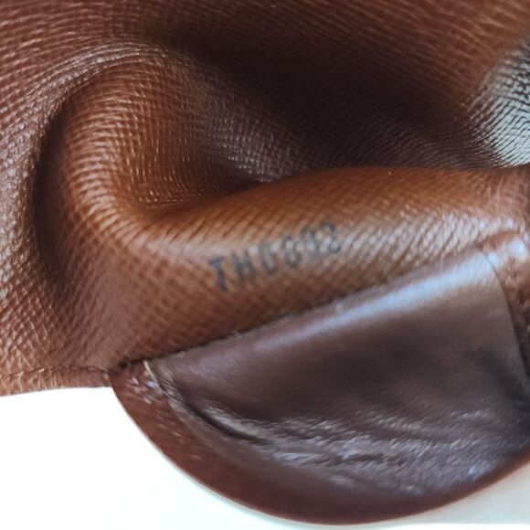 Louis Vuitton LV Monogram Coated Canvas 4 Ring Key Holder - Picture 5 of 10